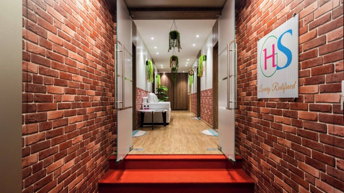 Borivali East Apartment | 4 Bedrooms suite - Close to Borivali Station