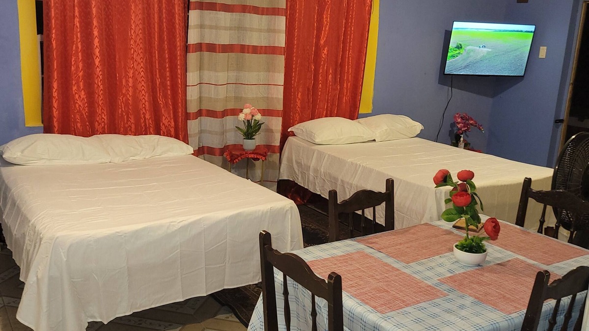 Yallahs Apartment | 4 beds with parking off streets apartment