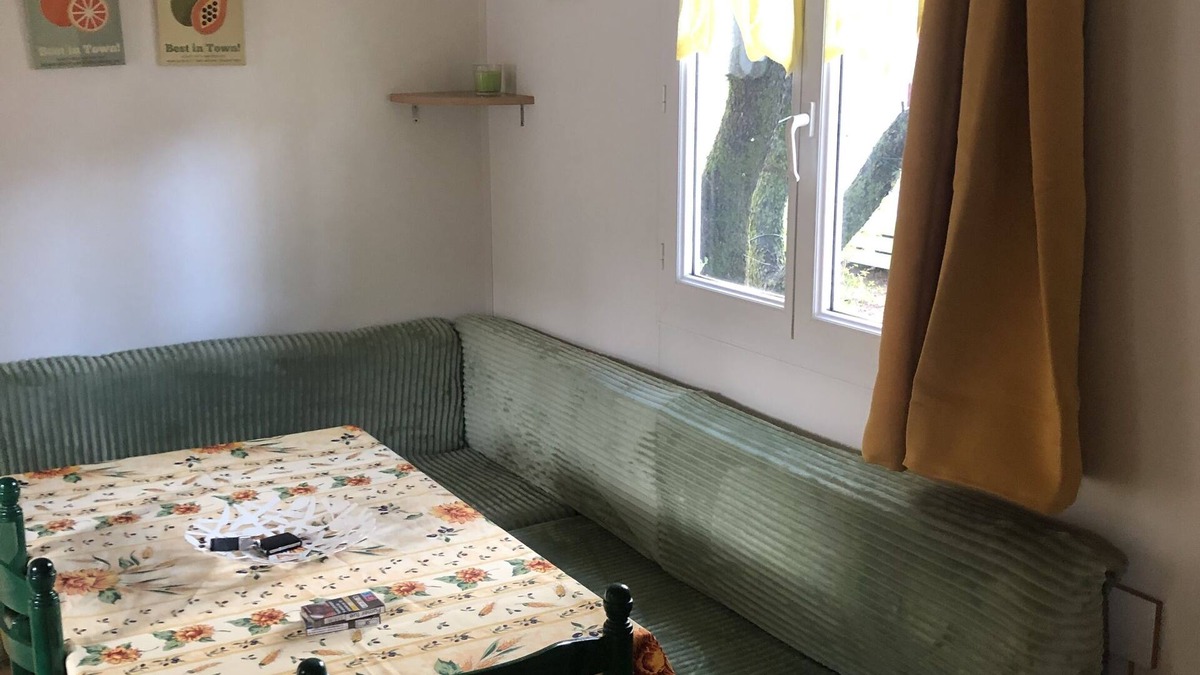 Le Castellet House | 4 berth mobile home rental in 3 star campsite