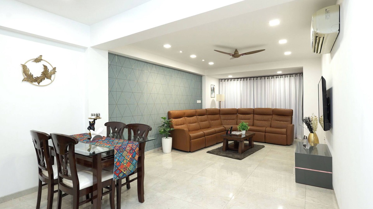 Upper Govind Nagar Apartment | 4 BHK Luxurious near Goregaon Exhibition center