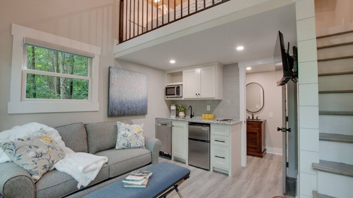 Groveoak Cabin | #4 (Birch) Luxury Treehouse near Lake Guntersville