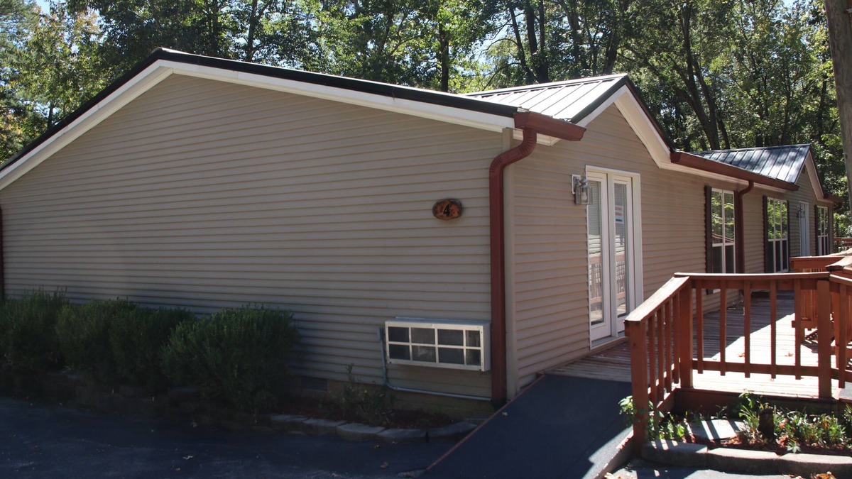 Holladay Cottage | #4 Birdsong Resort Circle w/view of Kentucky Lake - Camden TN