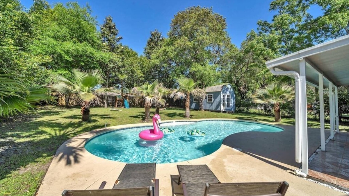 Fort Walton Beach House | 4 BR 2 BA + Private Pool + Pickleball Fun