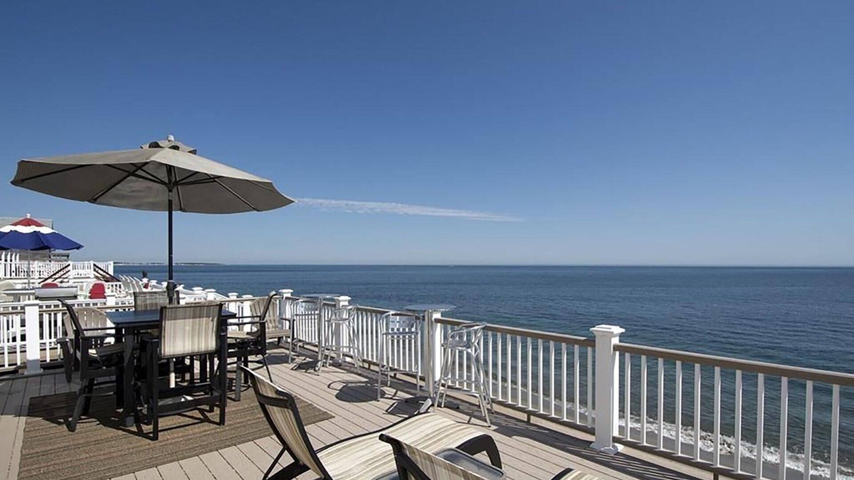 Scituate House | 4 BR/2 Bath beach house. Beachfront. Walking distance to Scituate Harbor!
