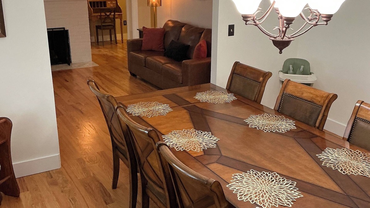 Hummelstown House | 4 BR 4 Bath Ranch Home with HOT TUB and Massage Chairs, 4 Miles to Hershey