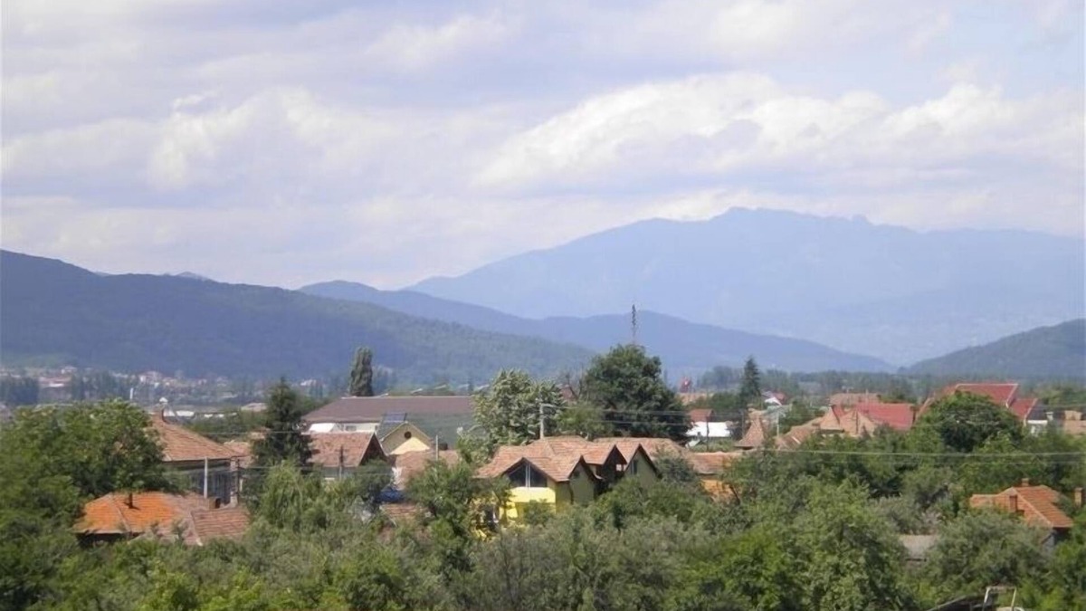 Olteni Condo | 4 BR Apartment with Panoramic Views of Olt & Ramnicu Valcea