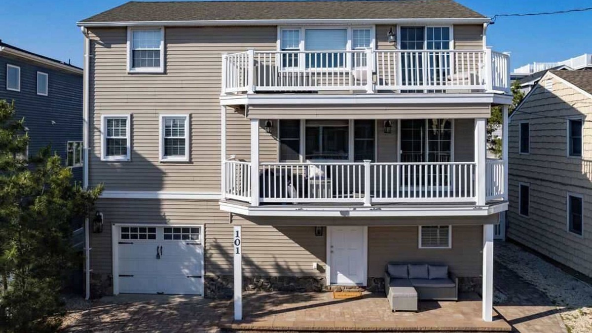 North Beach Haven House | 4 BR Beach Block Oceanview Home - Game Room, Hot Tub, Beach Chairs & Umbrellas,