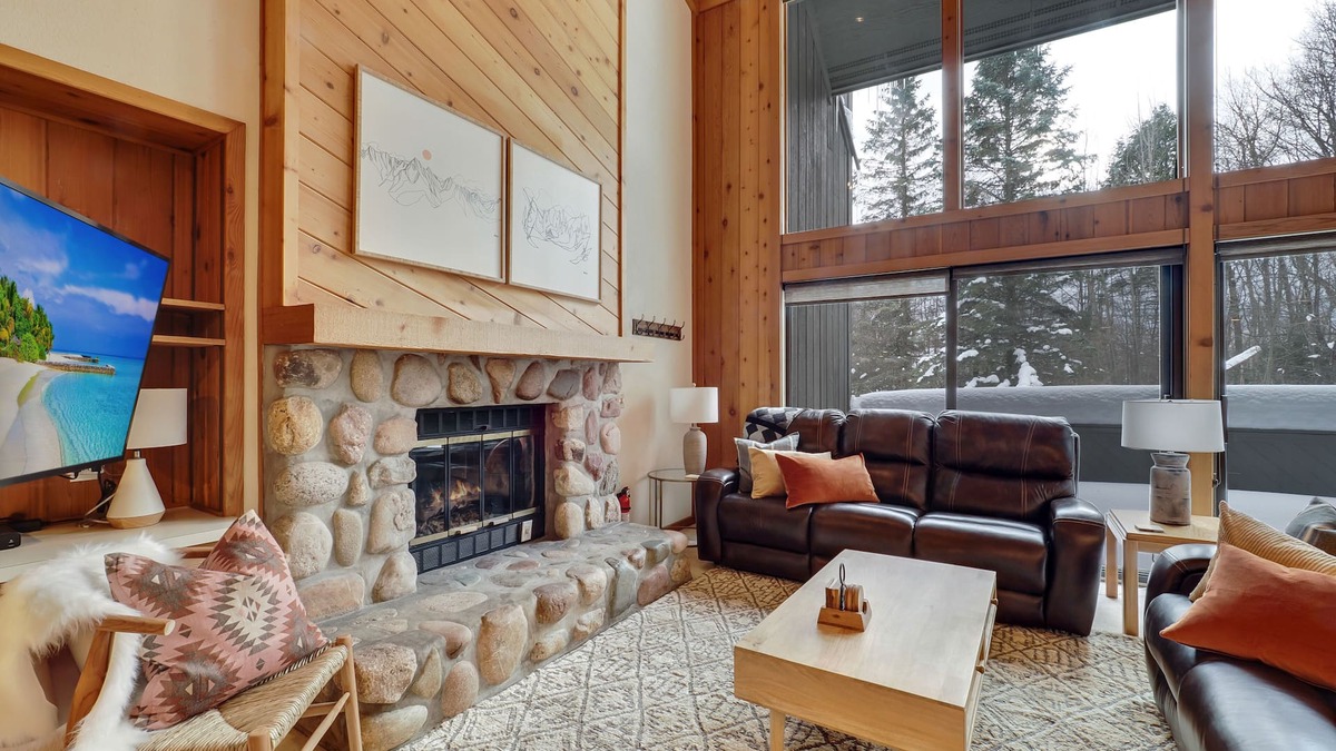Harbor Springs Condo | 4 BR Chalet in Harbor Springs | Short Drive to Downtown | Whirlpool Tub