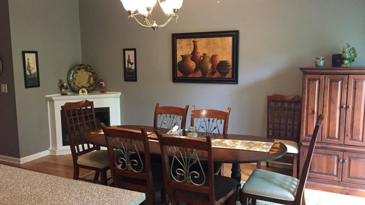 Fry's Spring House | 4 BR Cozy Home near UVA, Downtown & Wineries