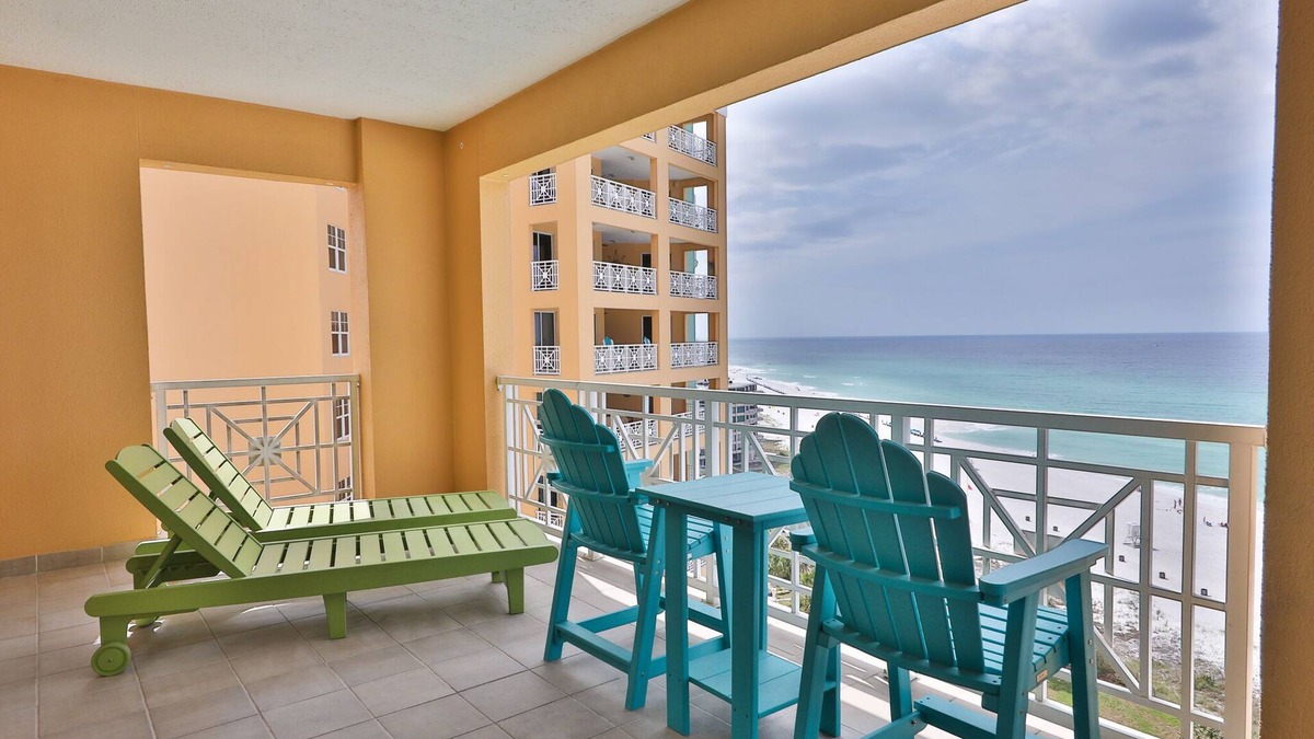 Silver Sands Beach Condo | 4 BR En Soleil Directly on Gulf, Beautiful unit on the 11th floor!