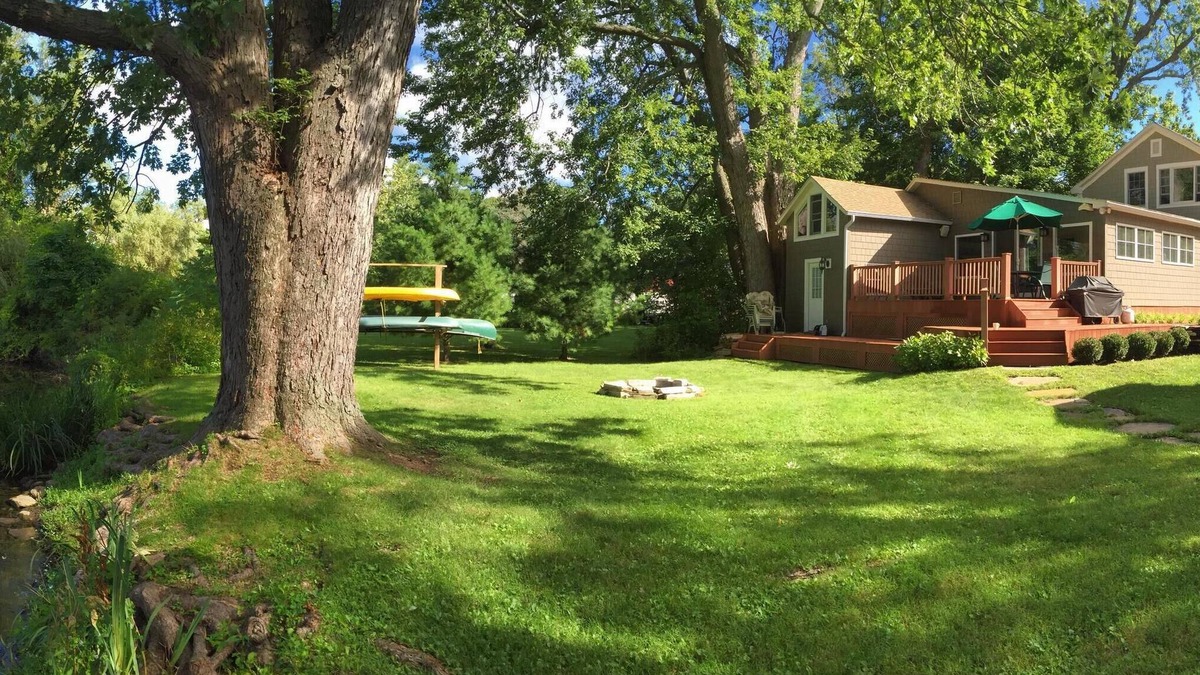 West Stockbridge House | 4 BR home w/beautiful gardens on pond in Berkshires. Walking distance to town.