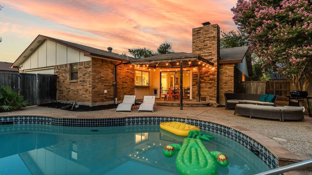 Plano House | 4 BR I Private Pool I BBQ I Patio I Garage Parking