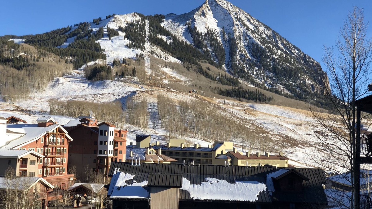 Crested Butte Condo | 4 BR Mountain Side Condo with Heated Pool and Hot Tub! Sleeps 9