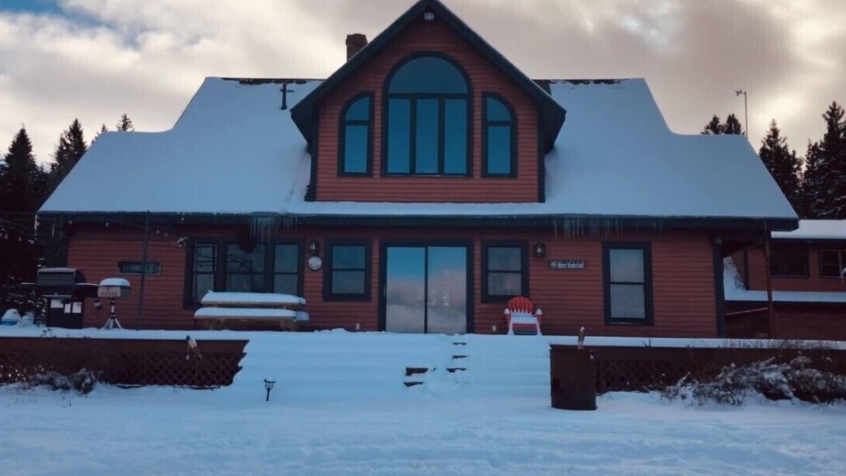 Rangeley Plantation House | 4 BR Mountain View Adventure on 15 Acres