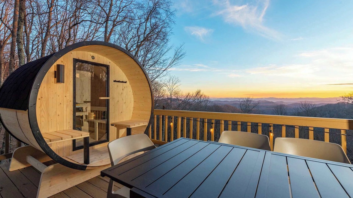 Wolf Laurel House | 4 Br Mountain Views Sleeps 10 Sauna Hot Tub Arcade