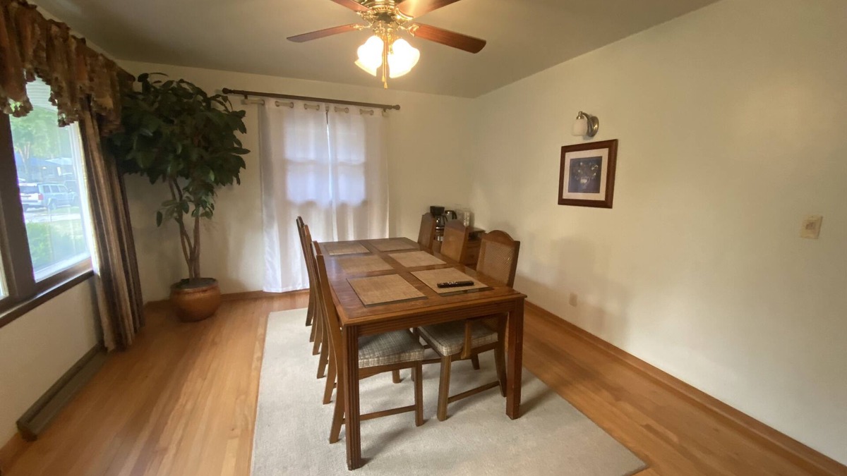 Milwaukee House | 4 Br Single Ranch Home With 1,600 Sq ft