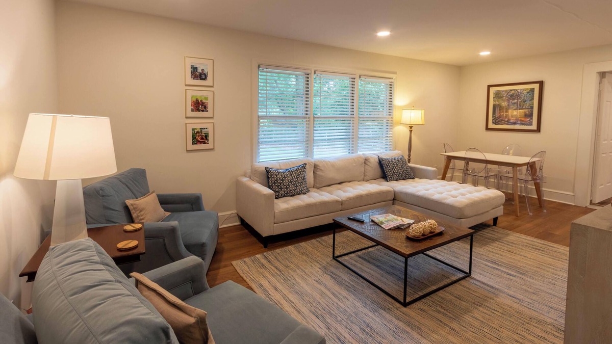 Athens House | 4 BR Sleeps 10 Near UGA & Downtown
