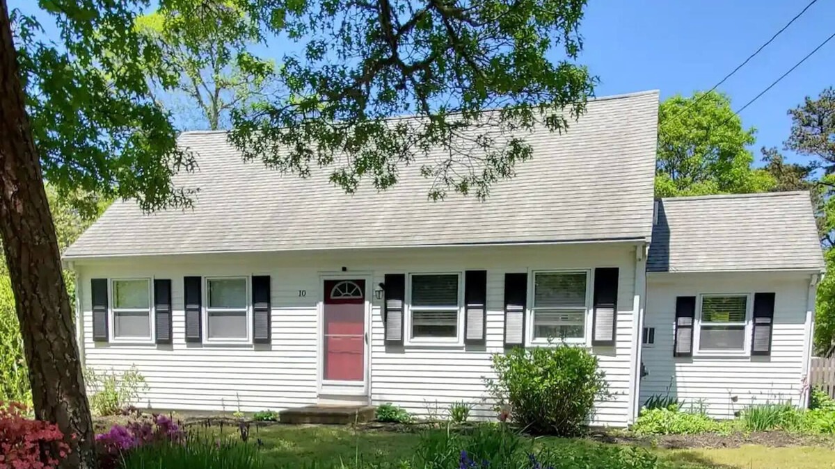 East Harwich House | 4 Br - Spacious E Harwich Home - Close to Beaches