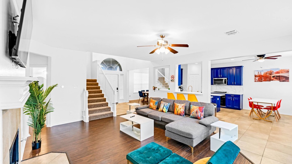 South Arlington House | 4 BR w/ Pool 10 min to Six flags