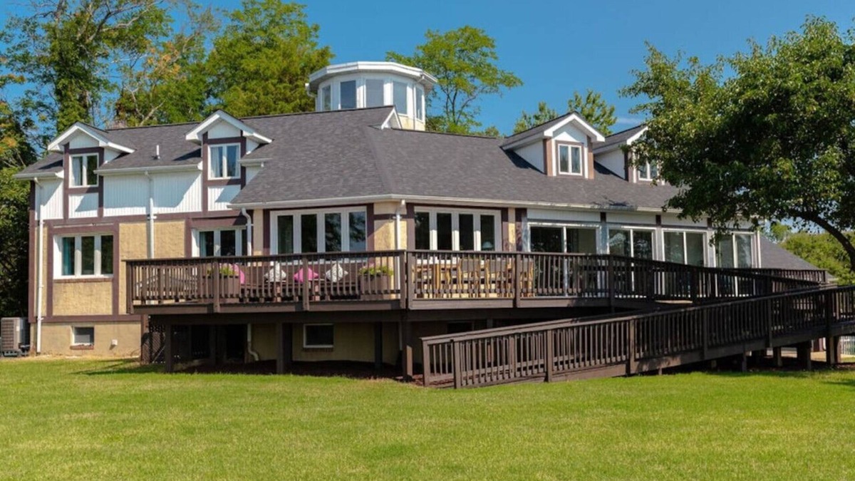 Solomons House | 4-BR Waterfront Turret Home