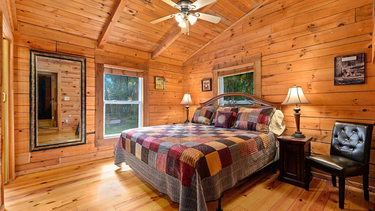 Johnson County House | 4 Brd 3 Bath on 6 acres near KC, Lee's Summit, Blue Springs, Kingsville.