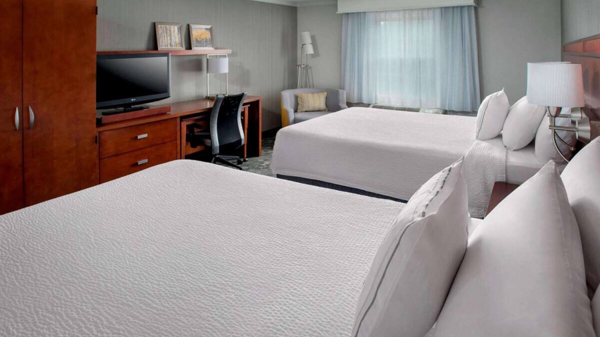 Tinton Falls Hotel | 4 Budget-Friendly Units! Near Tinton Falls Recreation Complex, Pet-Friendly!
