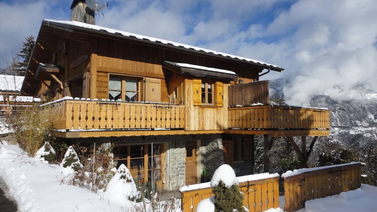 Les Allues Apartment | 4 * Chalet Apartment , log fire, WiFi. uninterrupted views - Méribel 3 Valleys,