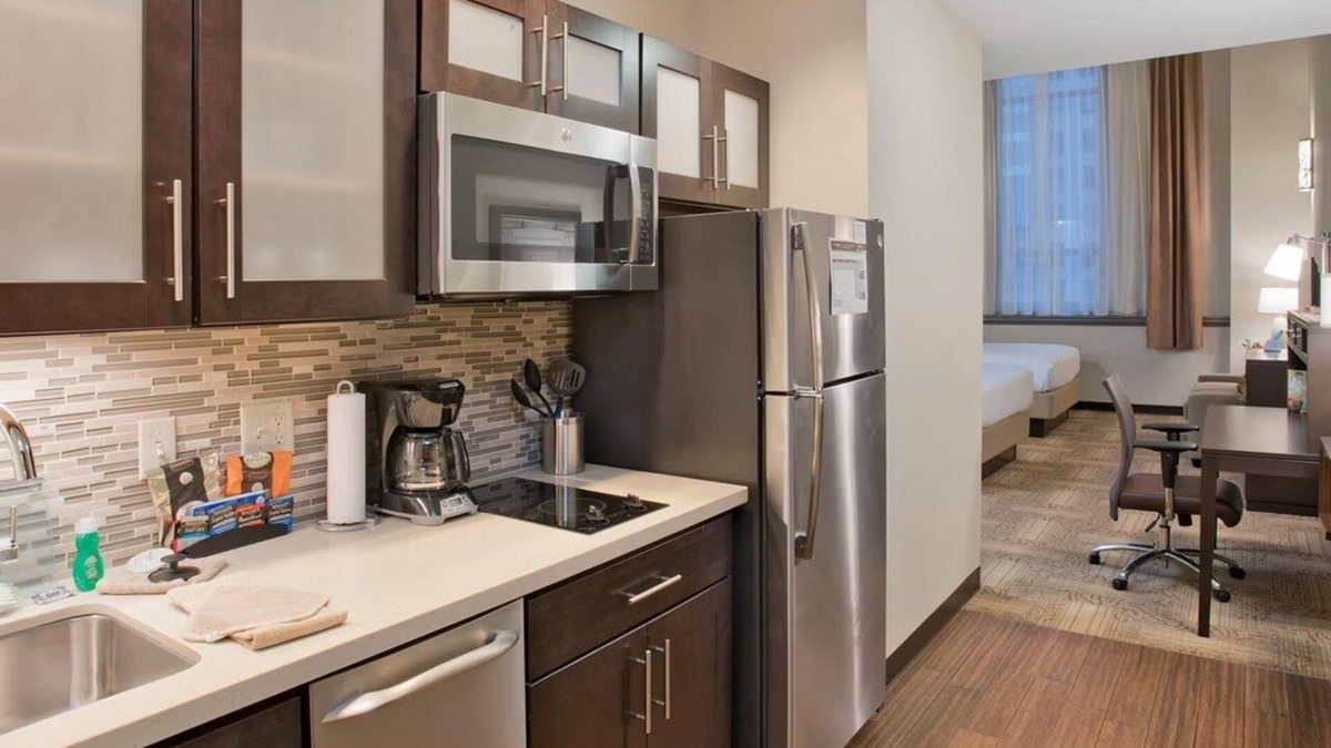 Downtown Baltimore Hotel | 4 Charming Suites for Unforgettable Stay w/Kitchen - Pets Allowed!