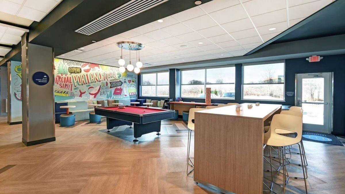 Portland House | 4 Comfortable Rooms w/Free Shuttle, Hot Breakfast & Pool Table
