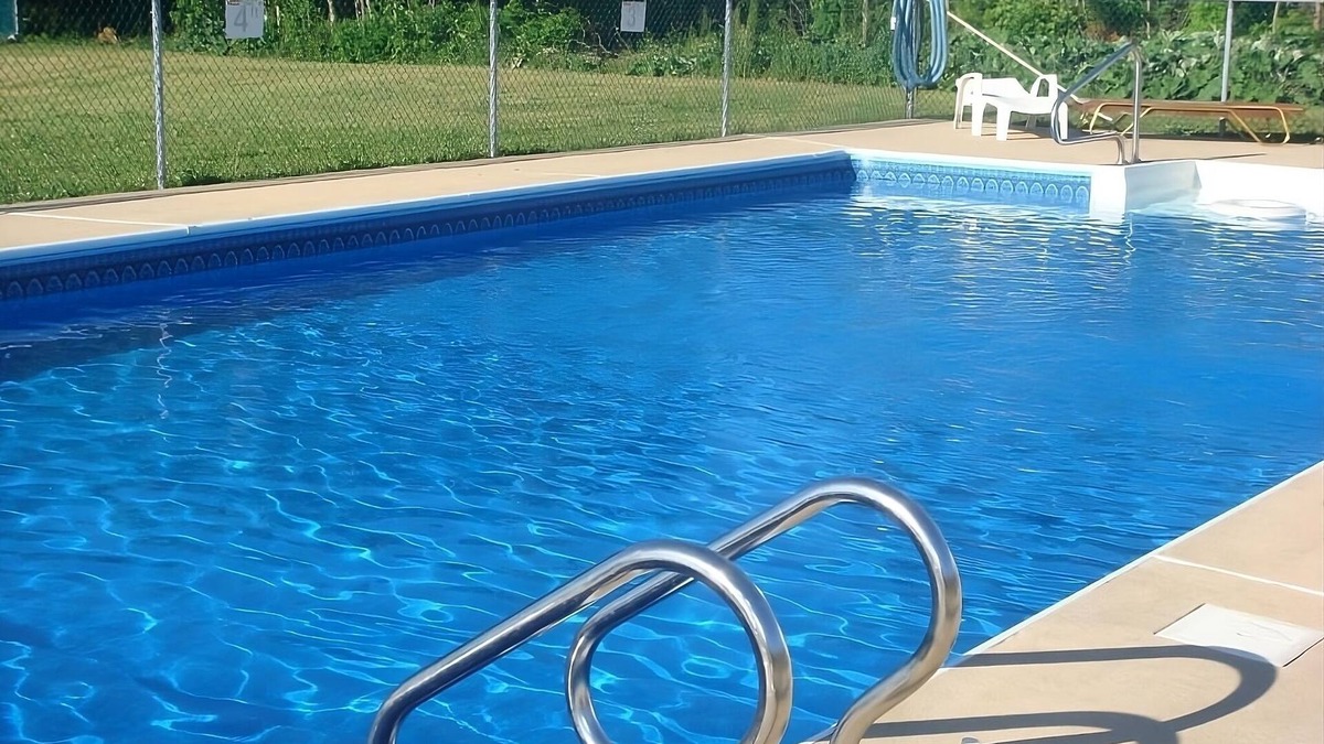 Campbelltown Hotel | 4 Comfortable Units Close to Hershey Theatre, FREE Parking, FREE Breakfast!