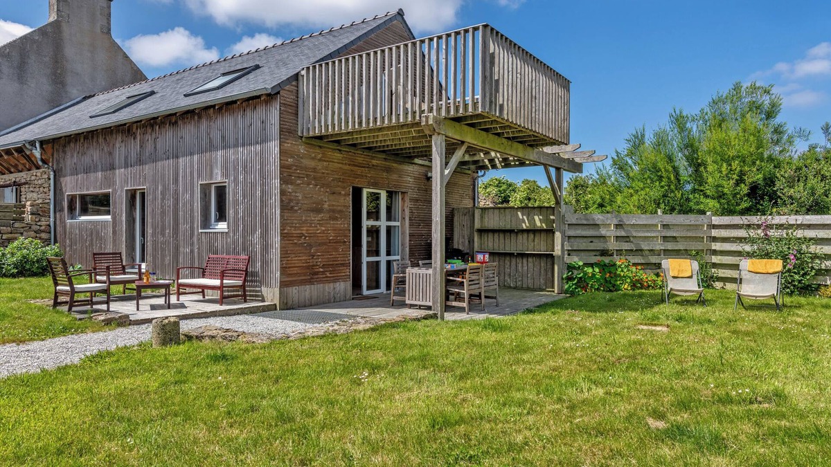 Goulven Cottage | 4 * cottage near the sea in the quiet countryside. Comfort. Free bikes.