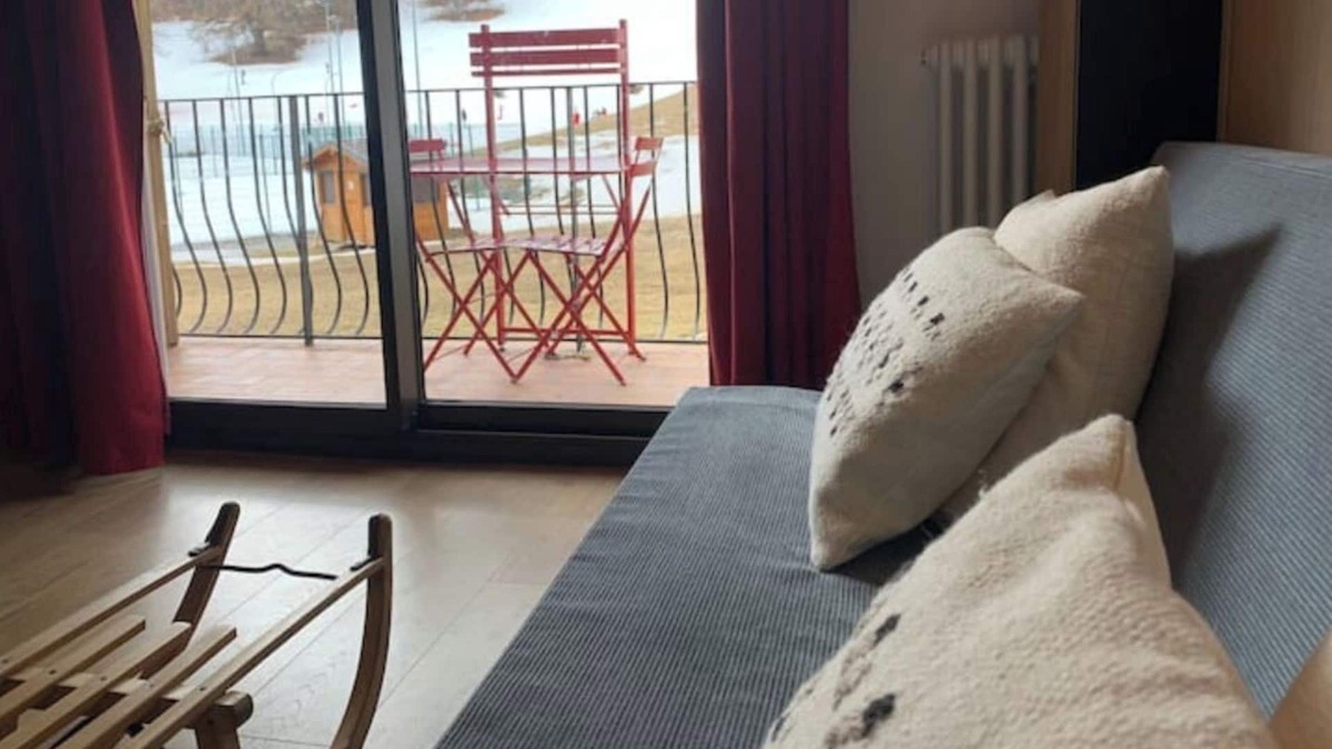 Peone Apartment | 4 Couchages sur les Pistes : Jardin/parking/casier