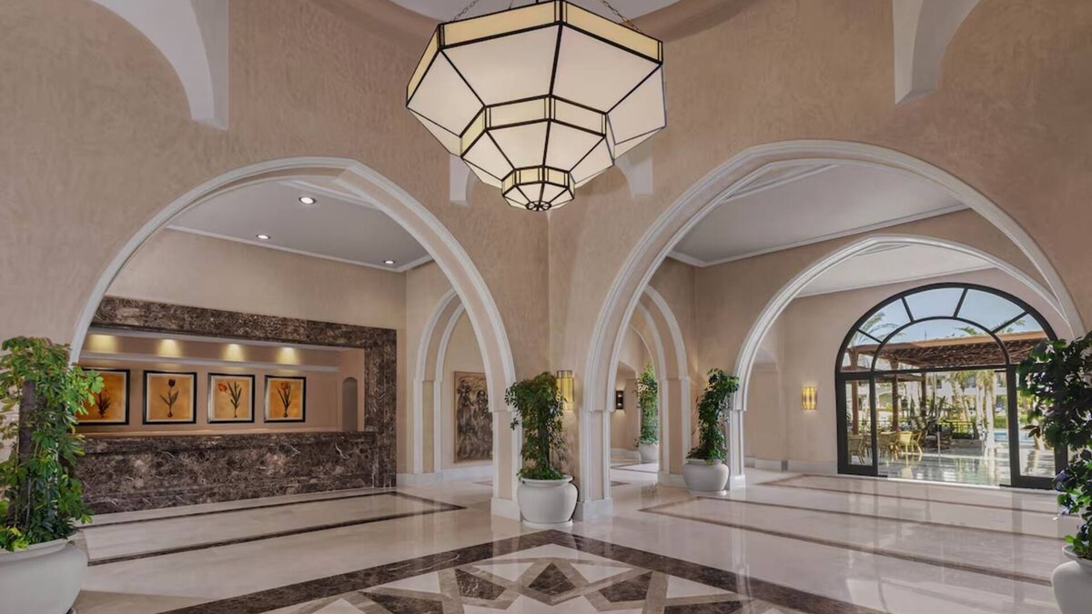 Makadi Bay Hotel | 4 Exceptional Rooms with Outdoor Swimming Pool | Steps to Makadi Beach