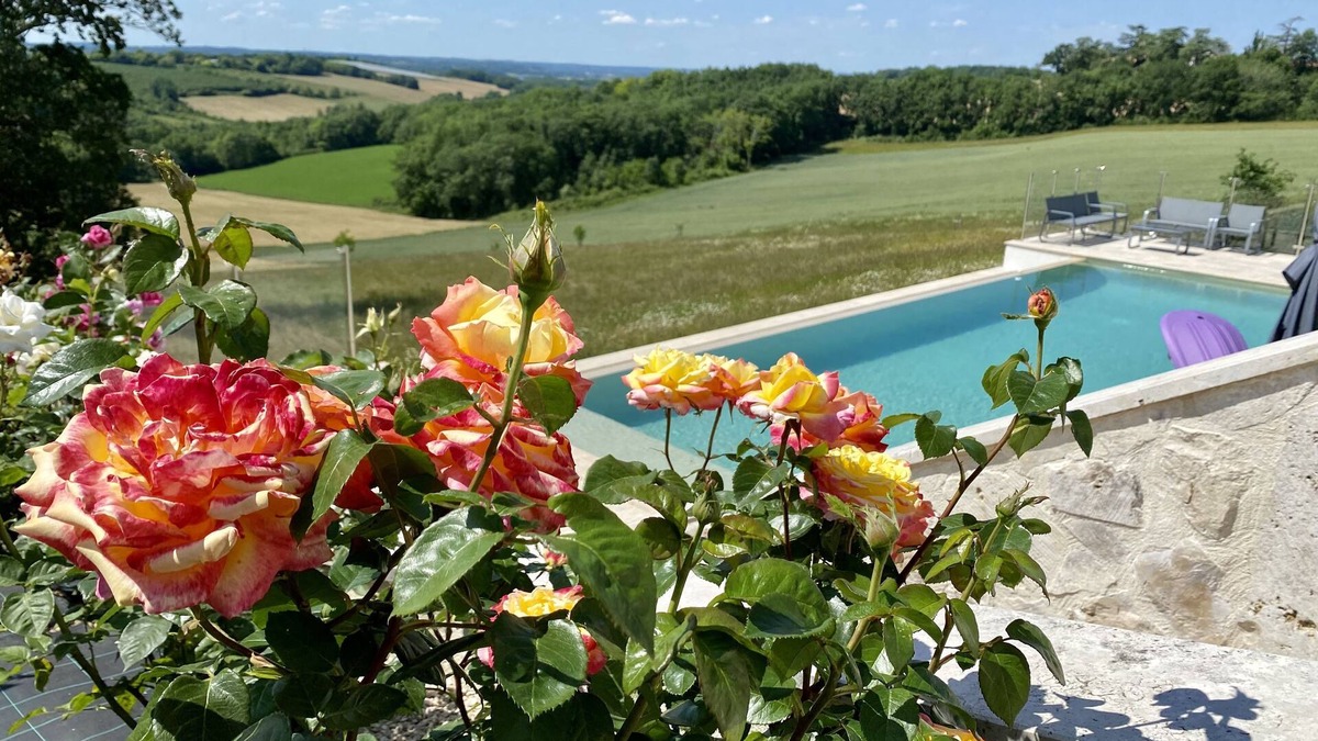 Espiens House | 4* gîte for 2 to 6 people with panoramic view and infinity pool