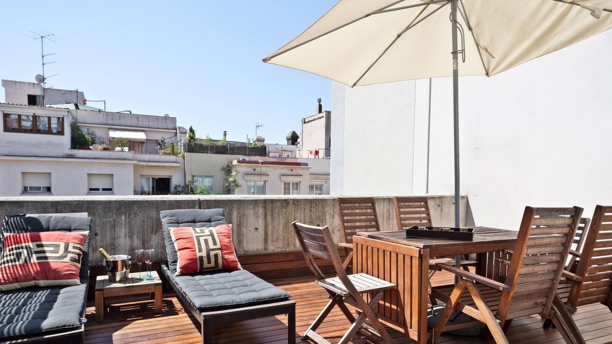 Sant Gervasi Apartment | 4-guest apt. in Sant Gervasi w/terrace & balcony