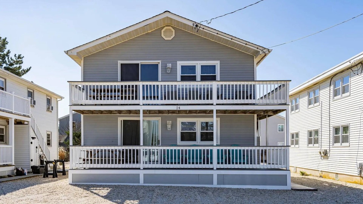 Ship Bottom Apartment | 4 Houses to the beach - Updated Duplex -
