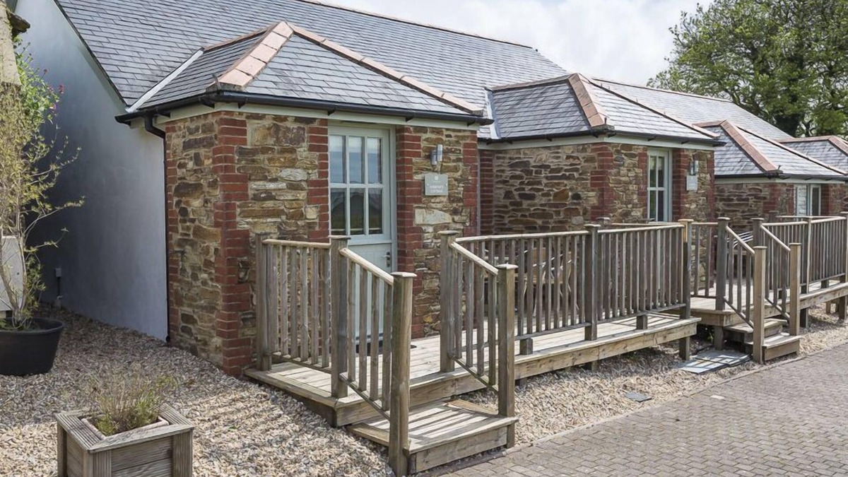 Bugford Cottage | 4 KEEPER'S COTTAGE, HILLFIELD VILLAGE, family friendly in Dartmouth