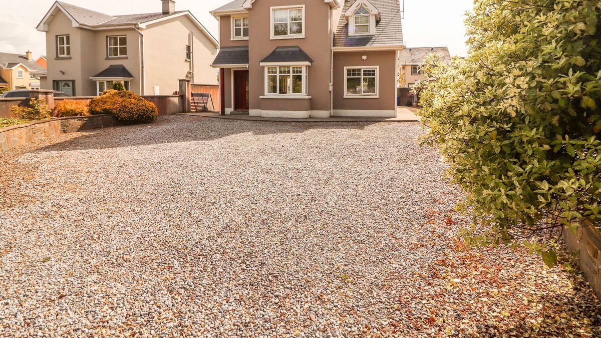 Kilrush Cottage | 4 KILLIMER ROAD, family friendly in Kilrush, County Clare