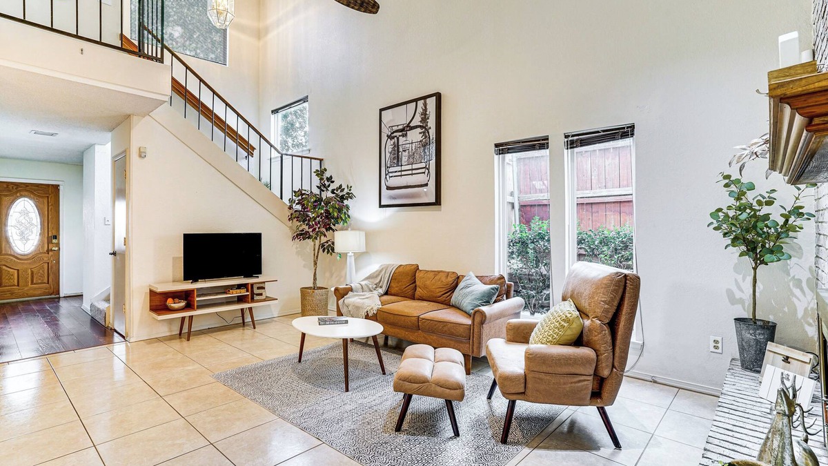 West Arlington House | 4 Mi to AT&T Stadium: Townhome in Fort Worth