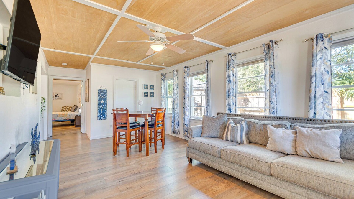 Ocean City House | 4 Mi to Beach: Spacious Fort Walton Beach Retreat!