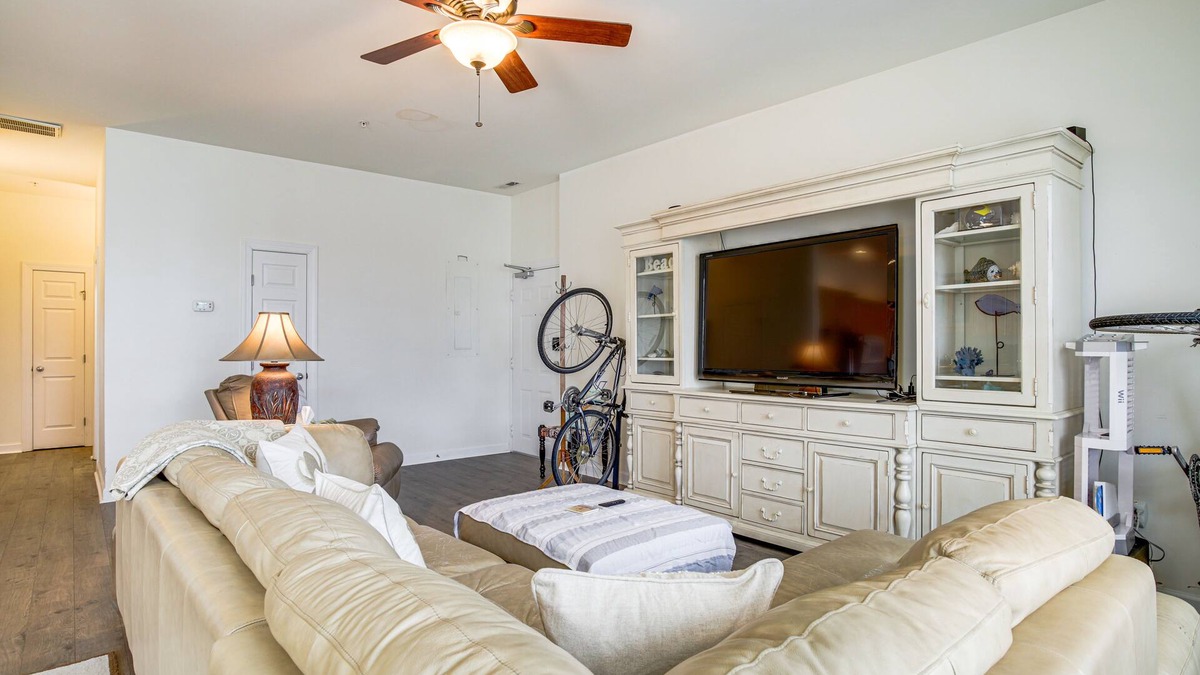 Villages of Five Points Condo | 4 Mi to Beaches: Pet-Friendly Lewes Condo!