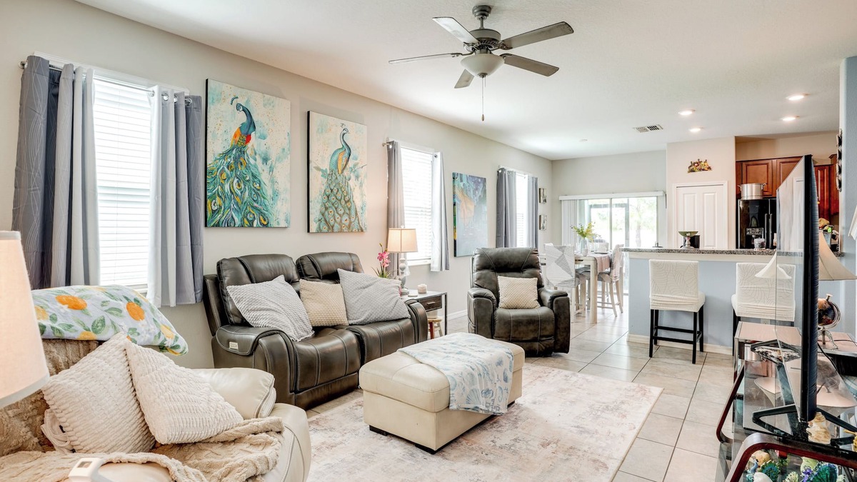Greater Palm River Point CDC House | 4 Mi to Brandon Exchange: Resort-Style Townhome!