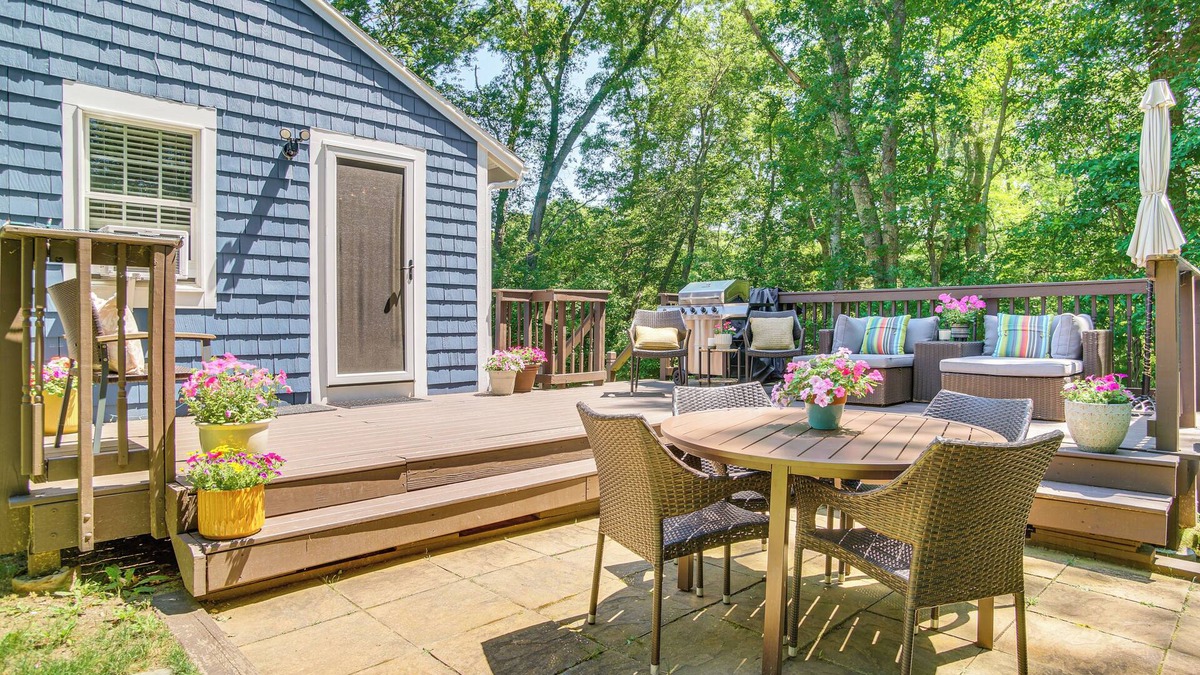 East Falmouth Cottage | 4 Mi to Bristol Beach: Cottage w/Pond & Deck