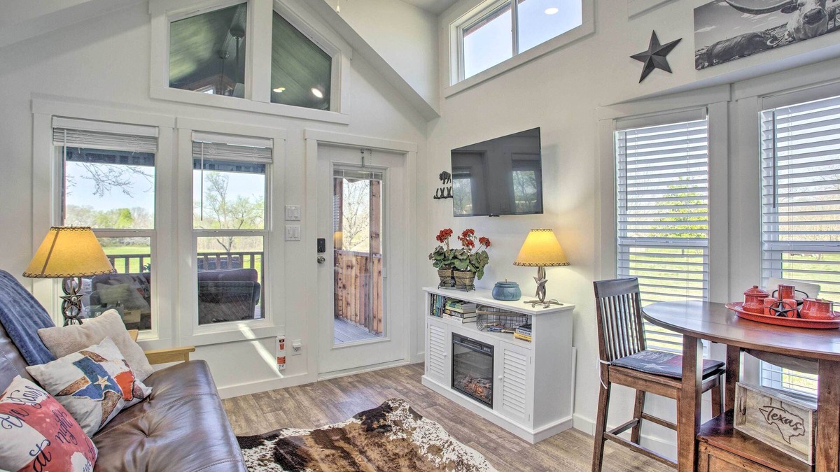 McKinney House | 4 Mi to Downtown McKinney: Tiny Home w/Fire Pit