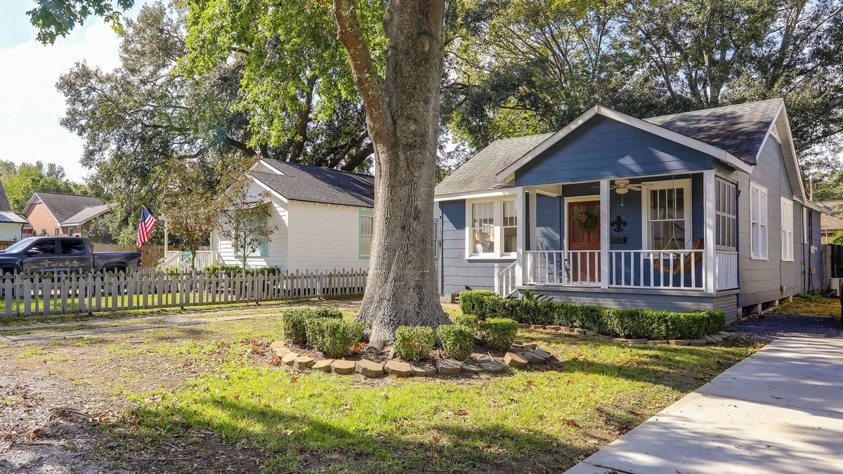 Mid City South Cottage | 4 Mi to Dtwn: Baton Rouge Bungalow w/Private Yard