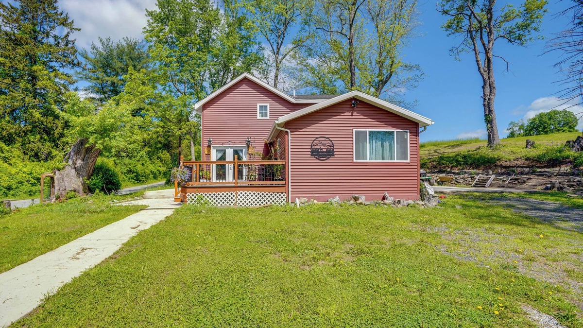 Catskill House | 4 Mi to Dtwn Catskill: Mtn-View Home