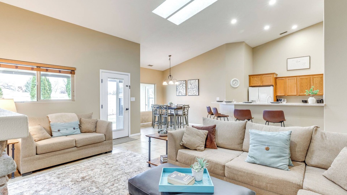 Grand Junction House | 4 Mi to Dtwn Grand Junction: Hot Tub Haven!