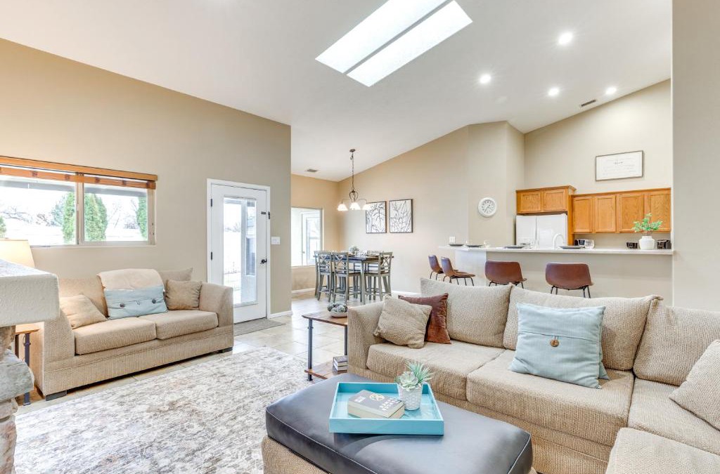 Grand Junction House | 4 Mi to Dtwn Grand Junction Hot Tub Haven!