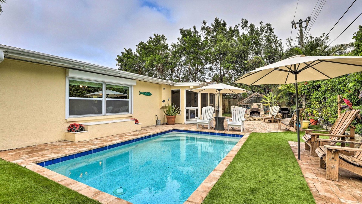South Bradenton House | 4 Mi to Dtwn: Home w/Pool & BBQ in Bradenton