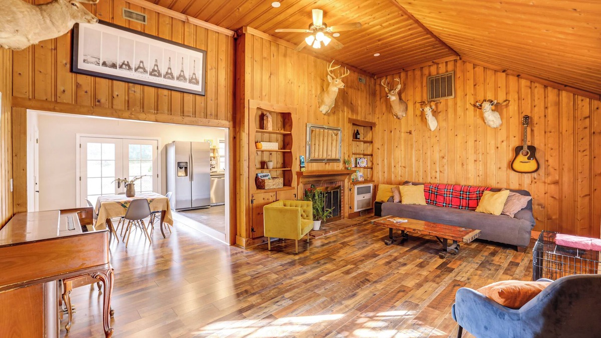 Sans Souci House | 4 Mi to Dtwn: Home w/Fire Pit in Greenville